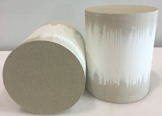 Mua High Catalyst Loading Three Way Catalytic Converter for IX35 Car Model with 300-800°C Temperature Range sản xuất trực tuyến