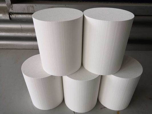 Mua Kiểm soát khí thải xúc tác ô tô 200cpsi Dpf trên ô tô chở khách chạy xăng sản xuất trực tuyến